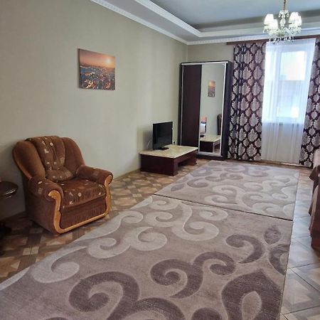 Chernivtsi Apartments Exterior foto