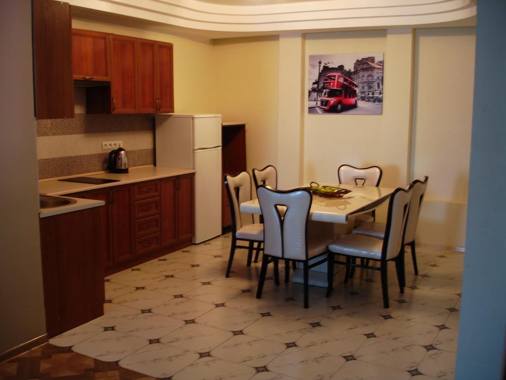 Chernivtsi Apartments Cameră foto